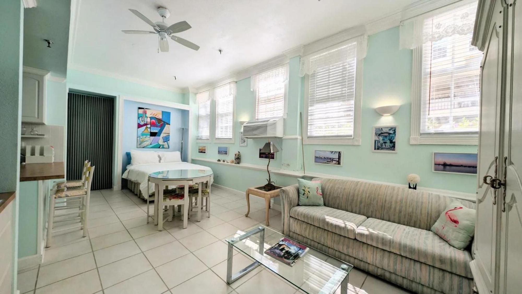 Palm Short Term Apartment Palm Beach